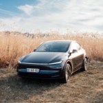 Bloqué des heures dans un bouchon avec la clim : voici combien de temps tient une voiture électrique face à l’essence
