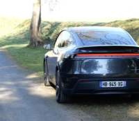 Tesla Model Y 2025 // Source : Robin Wycke pour Frandroid