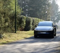 94 % contre Tesla puis retournement brutal : pourquoi ce sondage fait scandale