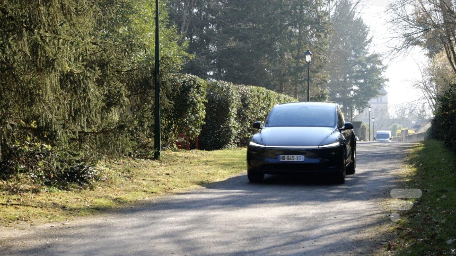 94 % contre Tesla puis retournement brutal : pourquoi ce sondage fait scandale