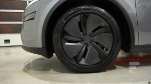 Tesla Model Y 2025 // Source : Robin Wycke pour Frandroid