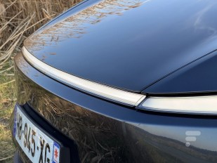 Tesla Model Y 2025 // Source : Vincent Sergère pour Frandroid