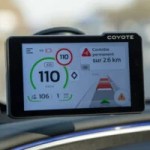 On a essayé le Coyote Max pendant 4 mois : pourquoi il est plus efficace que Waze pour éviter les PV