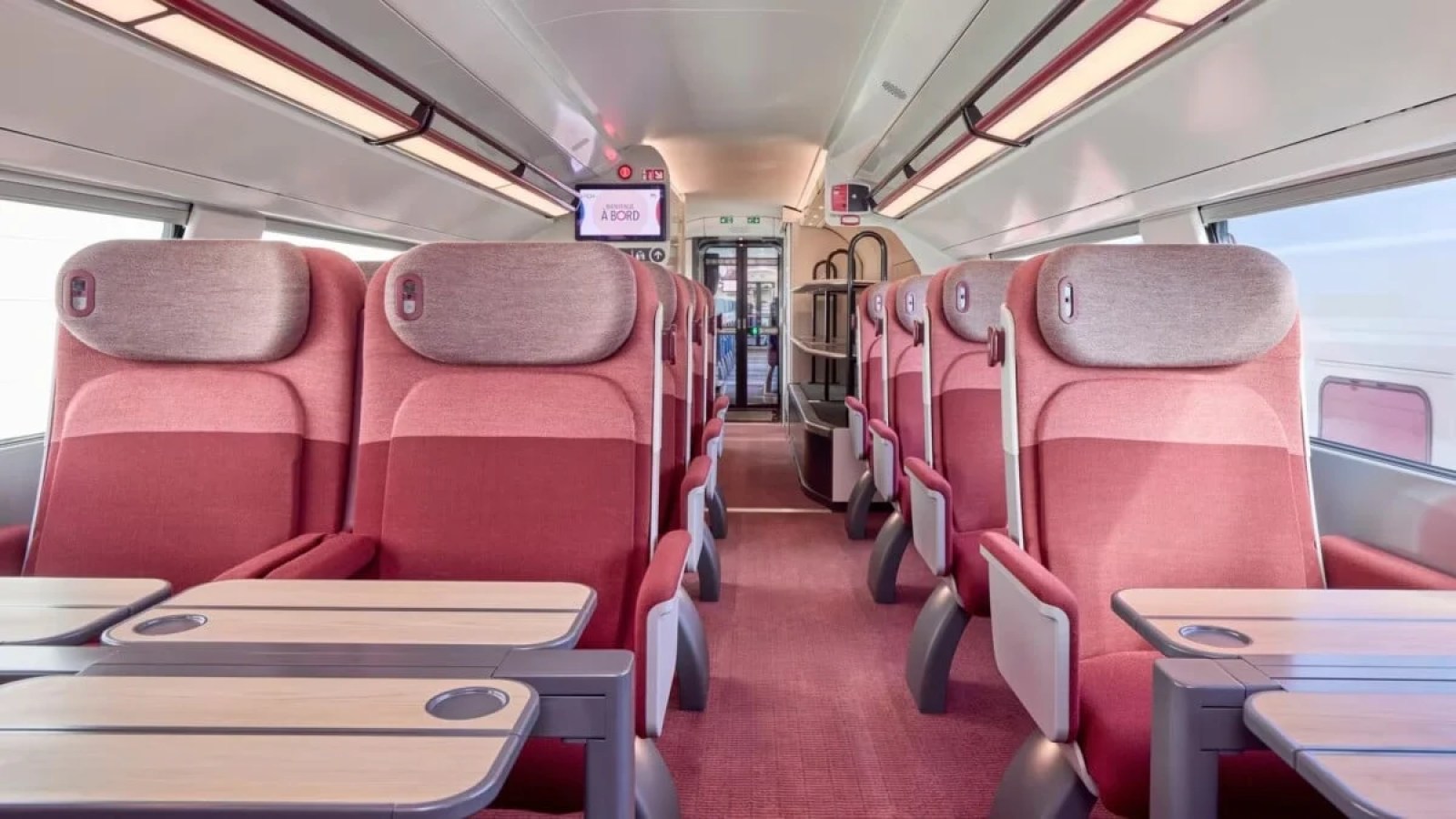 لماذا قام SNCF باختيار سيء (جدًا) من USB على TGVs الجديدة