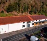 Les tuiles solaires prouvent leur efficacité : ce bâtiment français produit d’électricité plus qu’il ne consomme