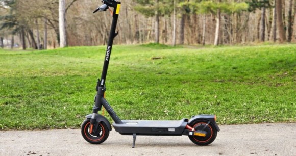 On a testé la Xiaomi Electric Scooter 5 Max : un prix canon pour une trottinette électrique tout confort