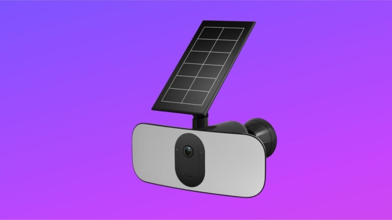 La caméra de surveillance Arlo Pro 3 Floodlight est bradée à -56 %, en duo avec un panneau solaire pour une autonomie illimitée