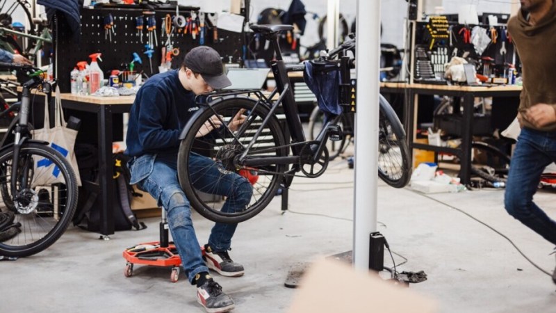 « Notre vélo se répare pratiquement à l’infini » : voici à quel point la réparation de cycle a connu un véritable boom « Notre vélo se répare pratiquement à l’infini » : voici à quel point la réparation de cycle a connu un véritable boom