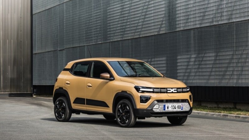 On a testé la nouvelle Dacia Spring : toujours la moins chère des voitures électriques, mais à quel prix ?