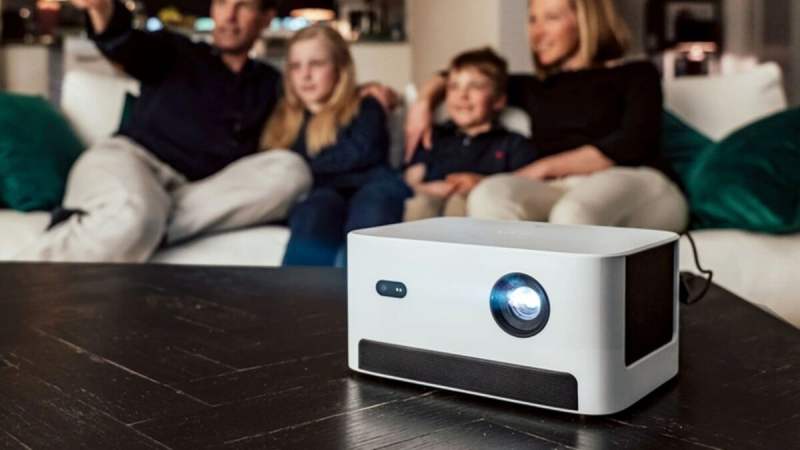 Le Dangbei Neo transforme n&rsquo;importe quel salon en salle de cinéma pour pas cher avec cette remise de 50&nbsp;%