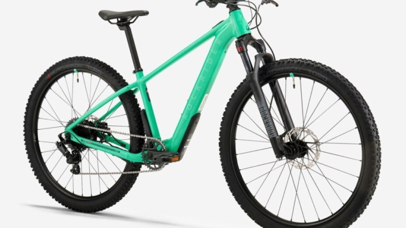 Decathlon lance enfin son VTT électrique pour enfants et c’est très solide sur le papier