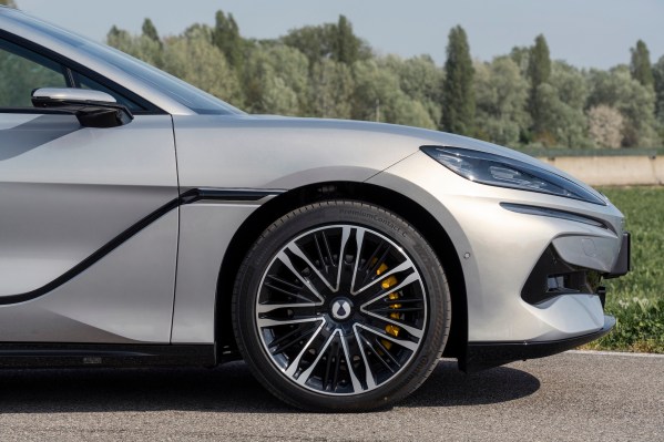Denza Z9 GT design - 00002