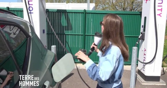 « On s’est trompé de chargeur », nos 5 conseils indispensables pour éviter les galères en voiture électrique du Figaro