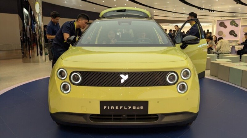 On est montés à bord de la Nio Firefly : la nouvelle rivale chinoise de la R5 électrique arrive en Europe
