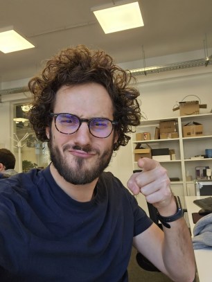 galaxy-s23-selfie-1-scaled
