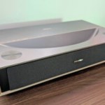 Noté 8/10, l’excellent vidéoprojecteur laser 4K Hisense PT1 perd plus de 700 € de son prix