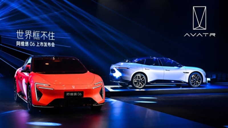 L’Avatr 06 : la berline électrique gavée de tech Huawei qui veut détrôner la Tesla Model 3