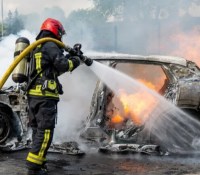 Incendie feu voiture électrique Renault fireman access – 00002