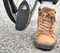 Mais à quoi peuvent bien servir ces pédales de 2 kg ? On les a testées sur un vélo, on vous explique leur effet