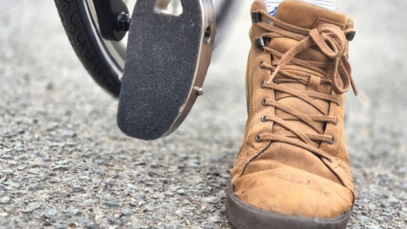 Mais à quoi peuvent bien servir ces pédales de 2 kg ? On les a testées sur un vélo, on vous explique leur effet