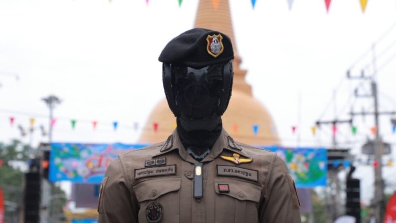 Ce robot policier peut patrouiller dans les rues et traquer les personnes recherchées en temps réel Ce robot policier peut patrouiller dans les rues et traquer les personnes recherchées en temps réel