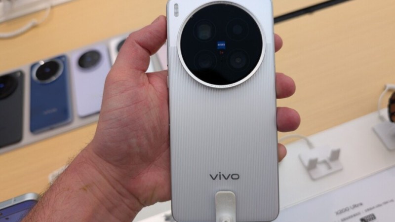 On a pris en main le Vivo X200 Ultra : vraiment une mauvaise idée de copier cette fonction de l’iPhone 16