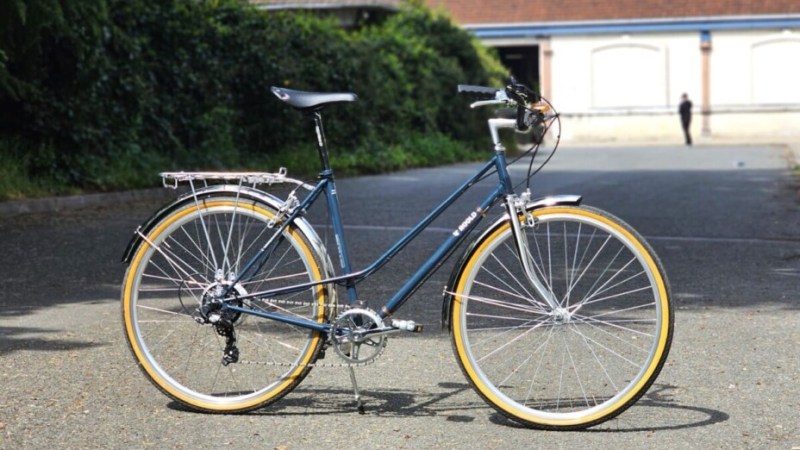 Aussi vintage que moderne, ce vélo électrique est upcyclé en Bretagne : voici nos premières impressions Aussi vintage que moderne, ce vélo électrique est upcyclé en Bretagne : voici nos premières impressions