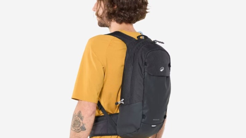 Ce sac à dos vélo 2-en-1 Decathlon veut rendre vos sorties à vélo vraiment plus pratiques