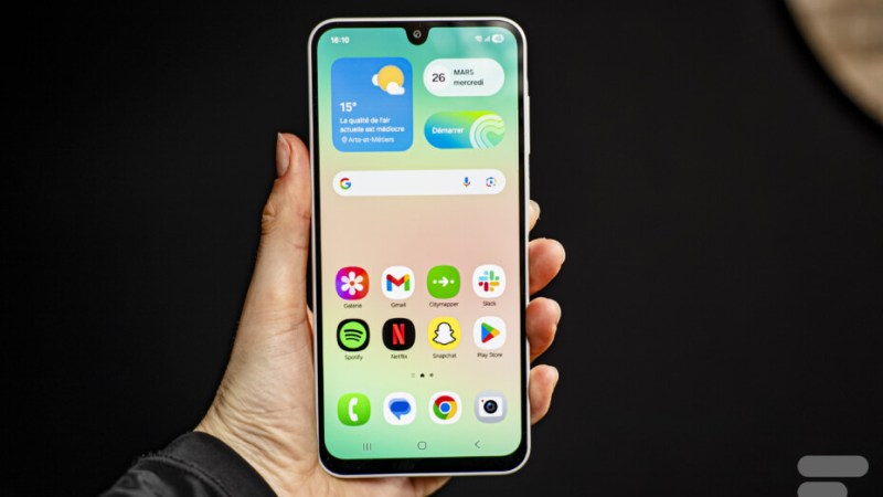 Ce smartphone milieu de gamme de Samsung est sorti il y a 2 mois, mais son prix est déjà en chute libre Ce smartphone milieu de gamme de Samsung est sorti il y a 2 mois, mais son prix est déjà en chute libre