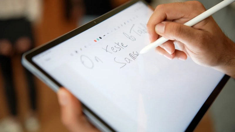Boulanger brade à -20&nbsp;% la Samsung Galaxy Tab S10 FE Plus dans un pack complet