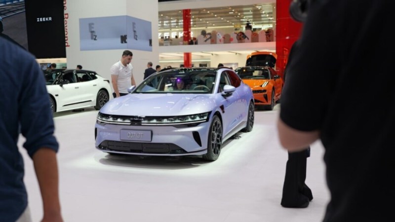 On est montés dans la Zeekr 007 GT : le break électrique ultime, notre coup de cœur du salon de Shanghai On est montés dans la Zeekr 007 GT : le break électrique ultime, notre coup de cœur du salon de Shanghai