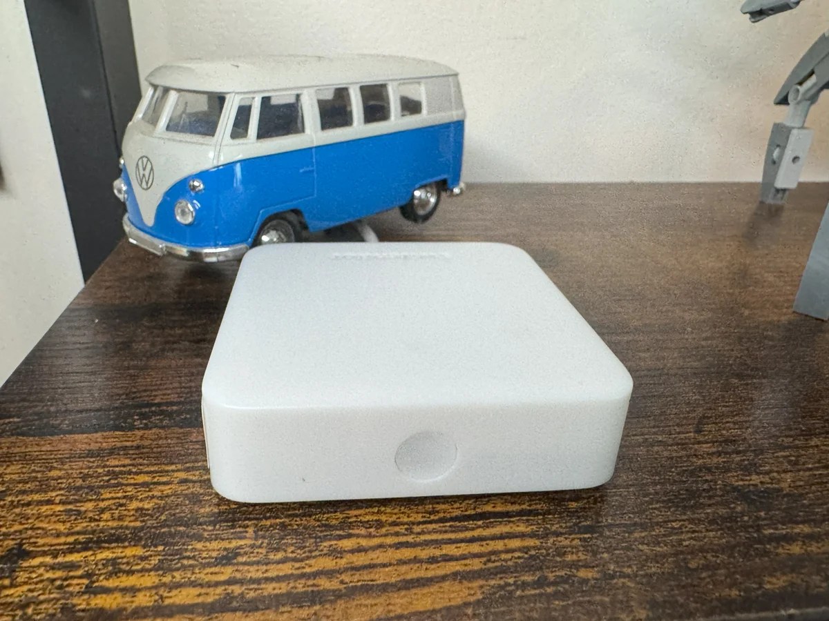 Ce boîter Matter contrôle les objets connectés de la maison : on a testé le SwitchBot Hub Mini