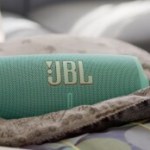 La très bonne enceinte JBL Charge 5 est à moitié prix maintenant que le nouveau modèle est sorti La très bonne enceinte JBL Charge 5 est à moitié prix maintenant que le nouveau modèle est sorti