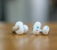 Les SoundCore Aeroclip sont composés de deux sections, la plus petite renfermant les transducteurs