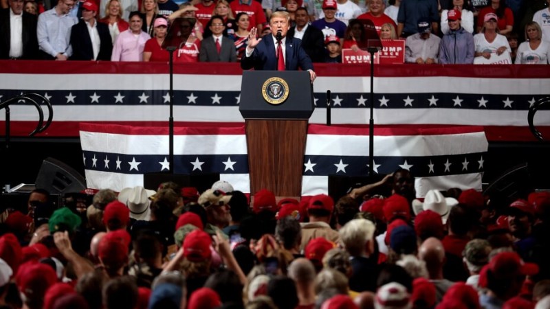 Pas d’IA woke, plus de centres de données, moins de normes  : Trump détaille son plan pour l’intelligence artificielle