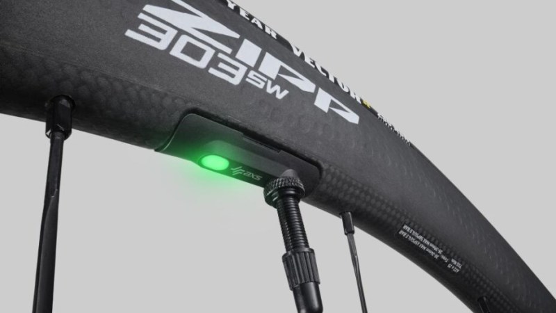 Ces roues en carbone intègrent un capteur de pression : voici comment ça fonctionne