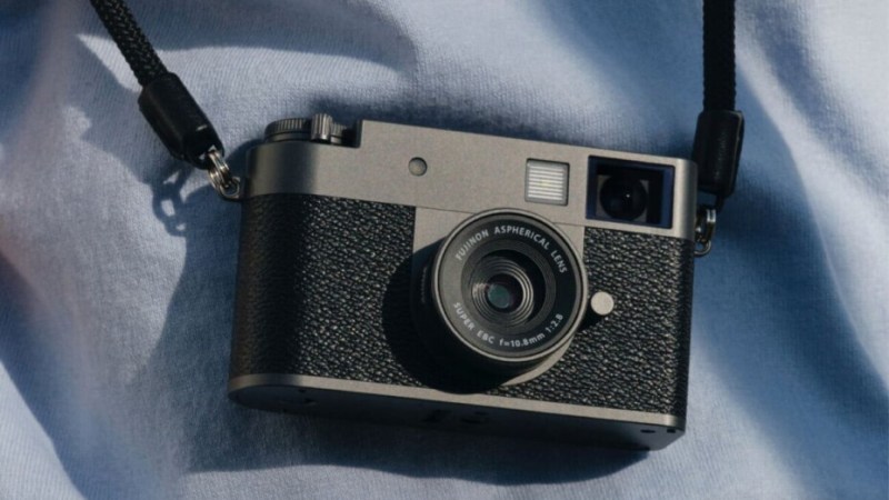 Fujifilm frappe fort avec ce boîtier ultra compact au concept très original