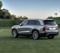 Voici les prix de la nouvelle voiture électrique de Cadillac en France, mais pas celle qu’on attendait