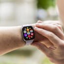 Cette montre connectée qui ressemble beaucoup trop à une Apple Watch ne coûte pas plus de 130 €