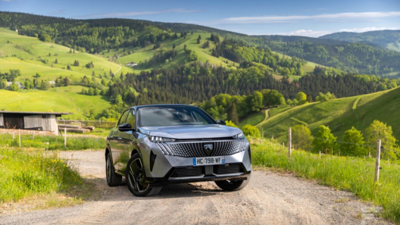 On a essayé la Peugeot 3008 Dual Motor électrique, la version 4×4 du SUV français