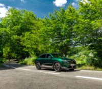 Non, le constructeur de voitures électriques VinFast ne va pas quitter la France, et c’est même le contraire