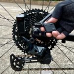 Ce kit malin transforme le dérailleur mécanique de votre vélo en version électrique en un clin d’œil