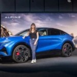 On est montés à bord de l’Alpine A390 électrique : trois moteurs pour une puissance phénoménale