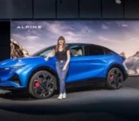 On est montés à bord de l’Alpine A390 électrique : trois moteurs pour une puissance phénoménale