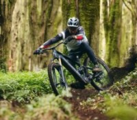 Ce puissant moteur électrique Bosch pour VTT est clairement une réponse à DJI, et ça envoie du lourd