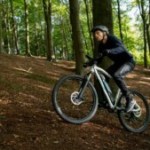Decathlon baisse le prix à l’un de ses VTT électriques les plus abordables, c’est le super deal du jour