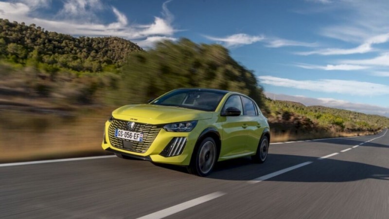 208 GTI : Peugeot ressuscite un nom mythique pour faire trembler la R5 électrique d’Alpine