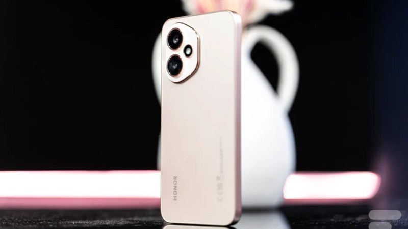 Honor baisse déjà le prix de son nouveau smartphone milieu de gamme avec une avalanche de cadeaux à la clé