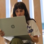 Darty retire 200 € sur ce laptop HP qui mêle écran OLED, Snapdragon X Plus et 34 heures d&rsquo;autonomie