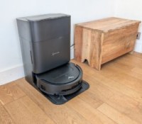 Test de l’Ecovacs Deebot T80 Omni : 2 semaines sans toucher à mon robot aspirateur (et mes sols n’ont jamais été aussi propres)